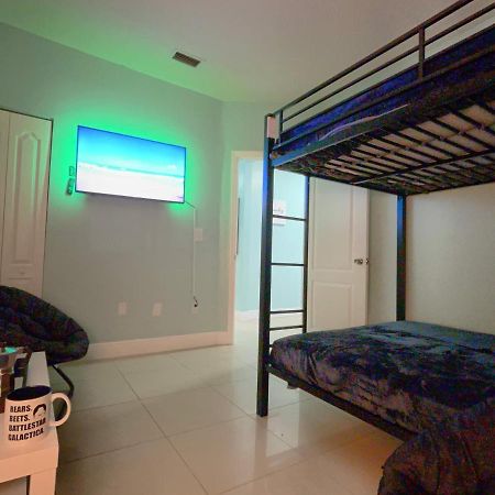 Marlins Park Suites - Apartment 4 - Cafe Colada Suite Маями Екстериор снимка